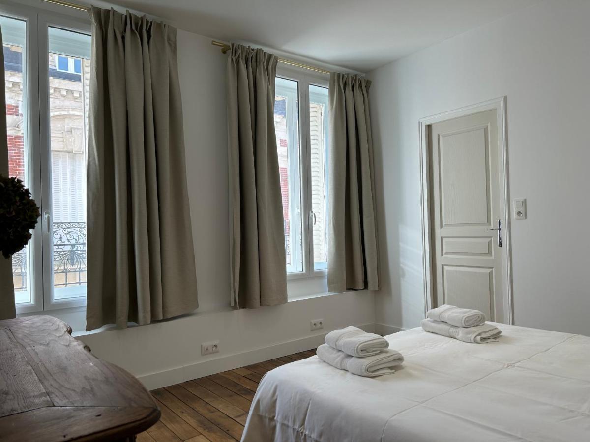 Les Hortensias Apartment *