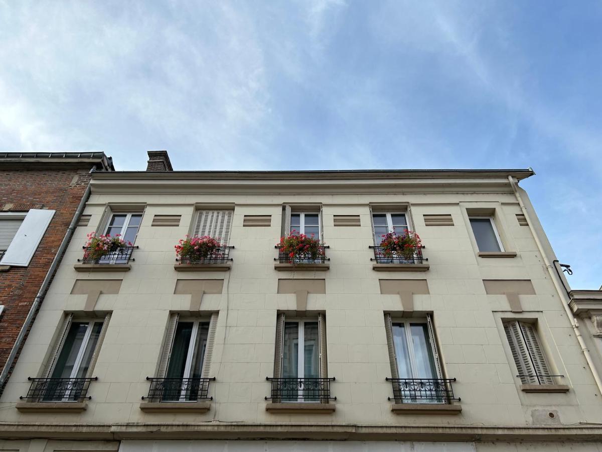 Les Hortensias Apartment *
